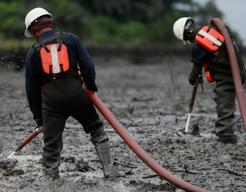 Oil pollution cleaning service